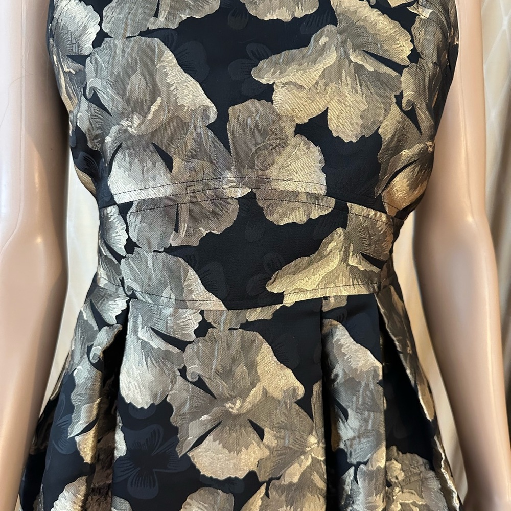 Elegant Black and Gold Floral Dress - Picture 3 of 11